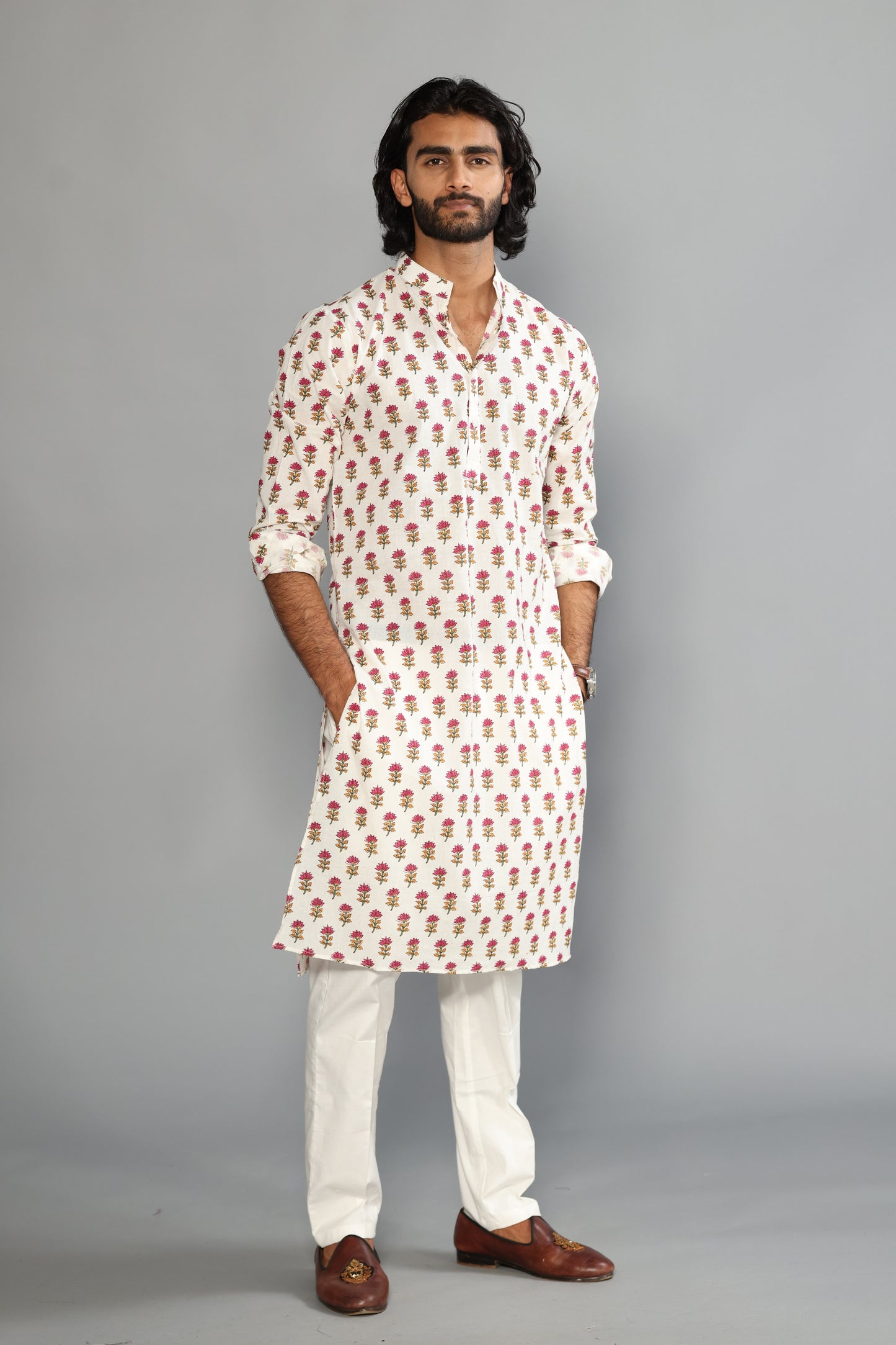 Off White Sanganeri Booti Print Kurta With White Pyjama