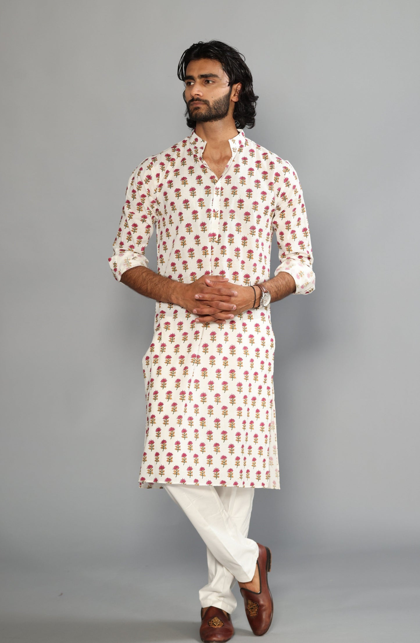 Off White Sanganeri Booti Print Kurta With White Pyjama