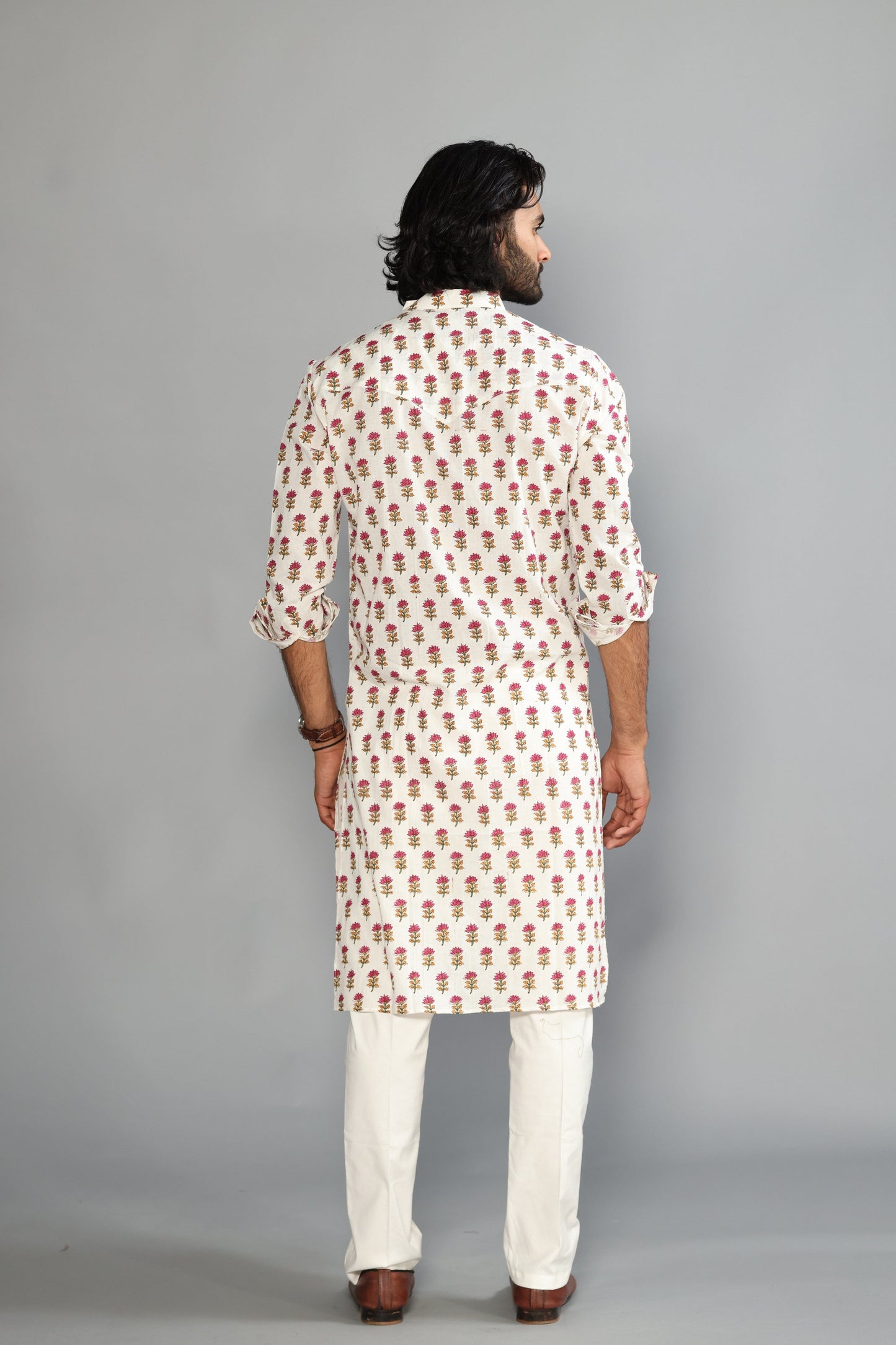 Off White Sanganeri Booti Print Kurta With White Pyjama