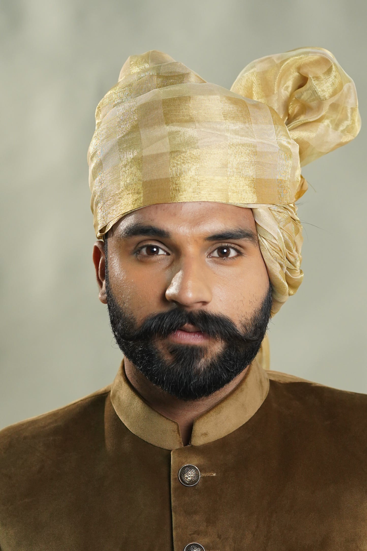 Golden check silk Safa