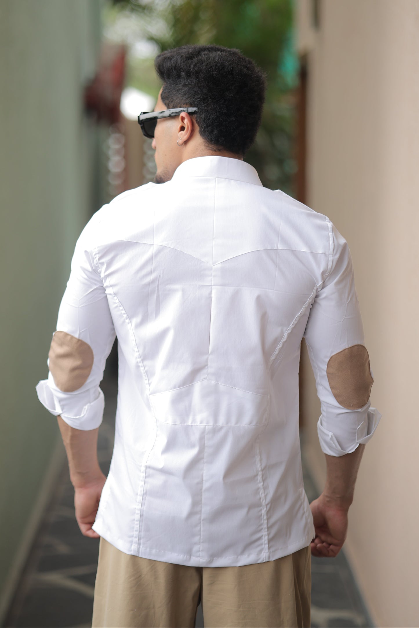 Rajanyas Four-Pocket White Hunting Shirt with Elbow Patch