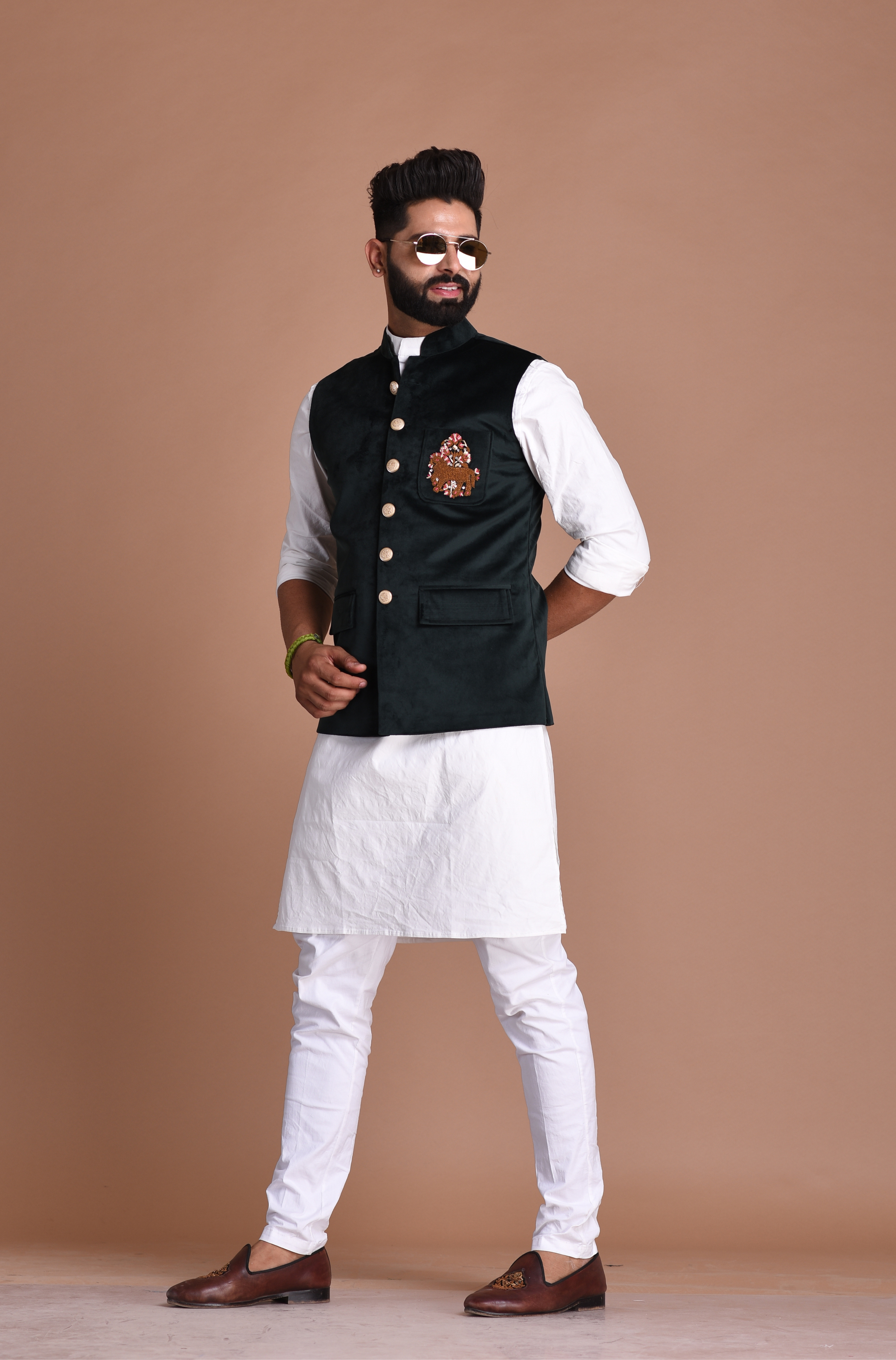 Buy t-base White Sleeveless Sporty Jacket for Mens Online India