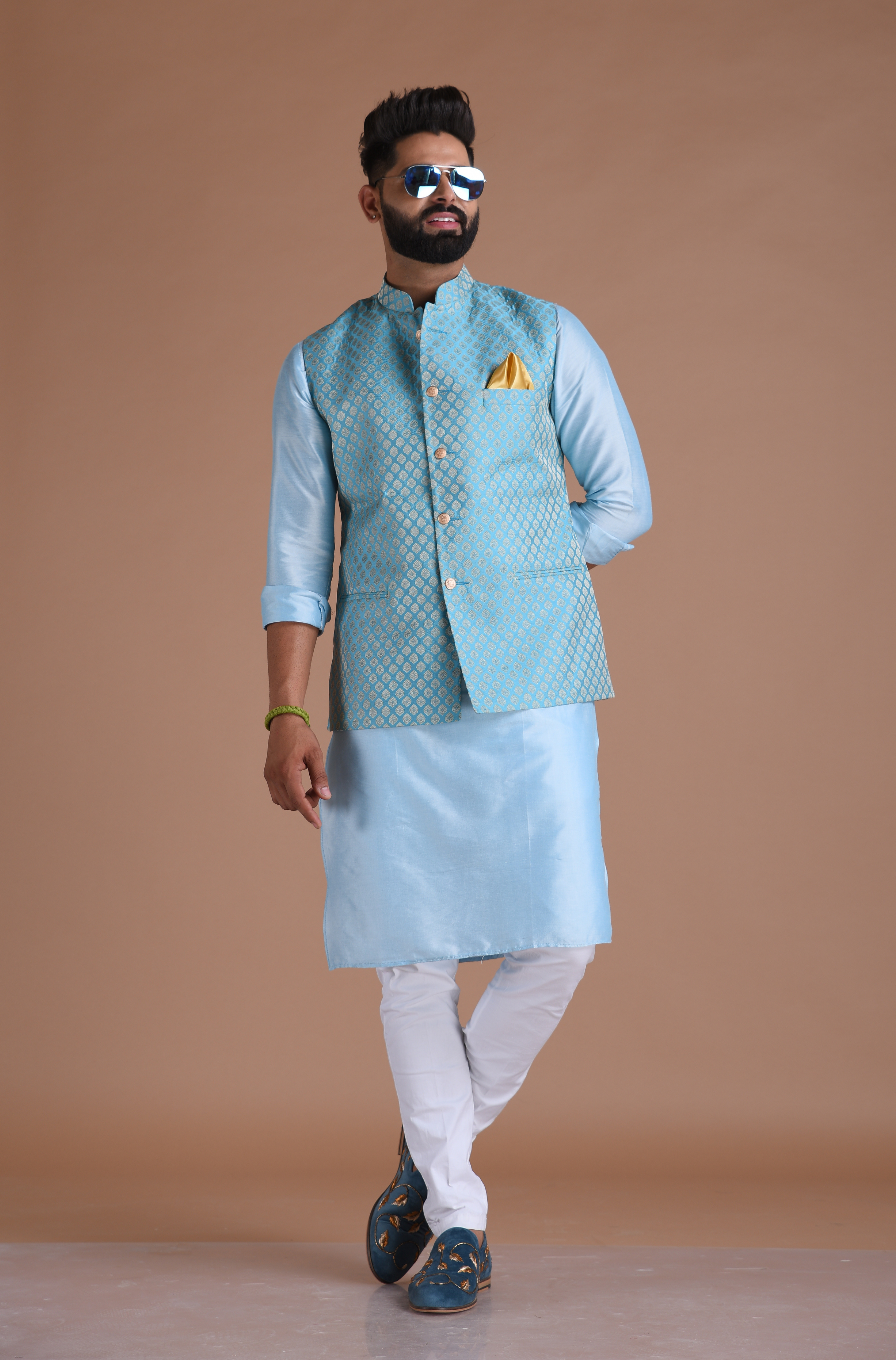 Uri and MacKenzie Men's Silk Blend Kurta Pajama with Designer Ethnic Nehru  Jacket/Modi Jacket (36, Green-White & Green) : Amazon.in: Fashion