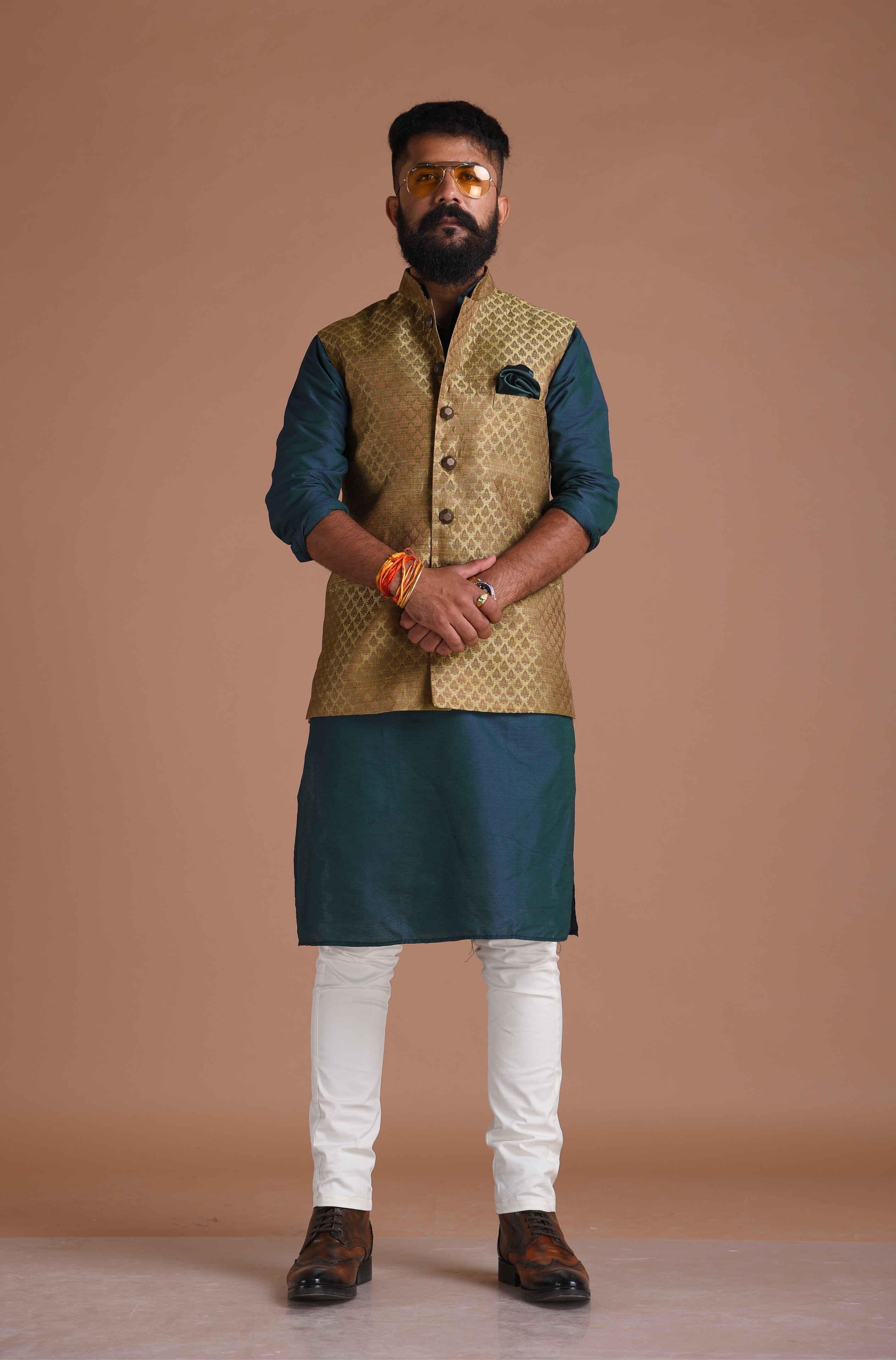 Banarasi Brocade Silk Beige Golden Half Jodhpuri Jacket With Kurta Pajama,  Silk Kurta Set, सिल्क कुर्ता पजामा, रेशम का कुर्ता पजामा - Rajanyas  Ecommerce Private Limited, Yamuna Nagar | ID: 2852802182997