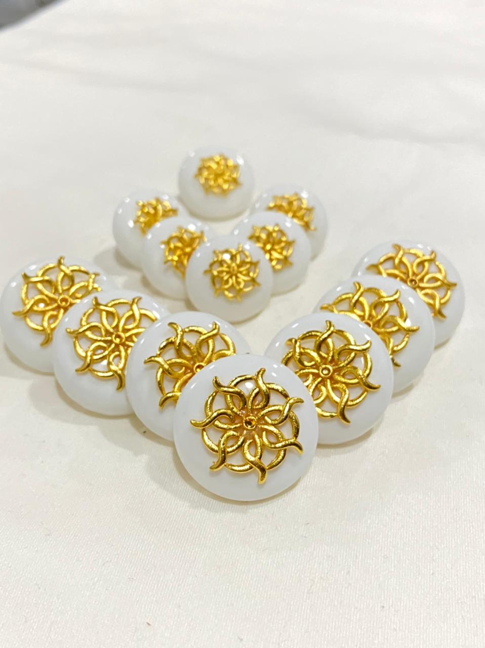 Handmade Beautiful White Dahila Flower Buttons